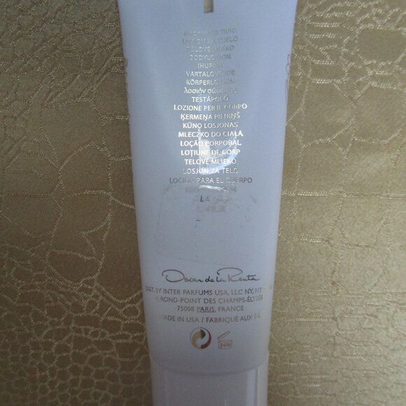 OSCAR DE LA RENTA Bella Essence Body Lotion Factory Sealed 3.4 oz/100ml NEW - Picture 5 of 10